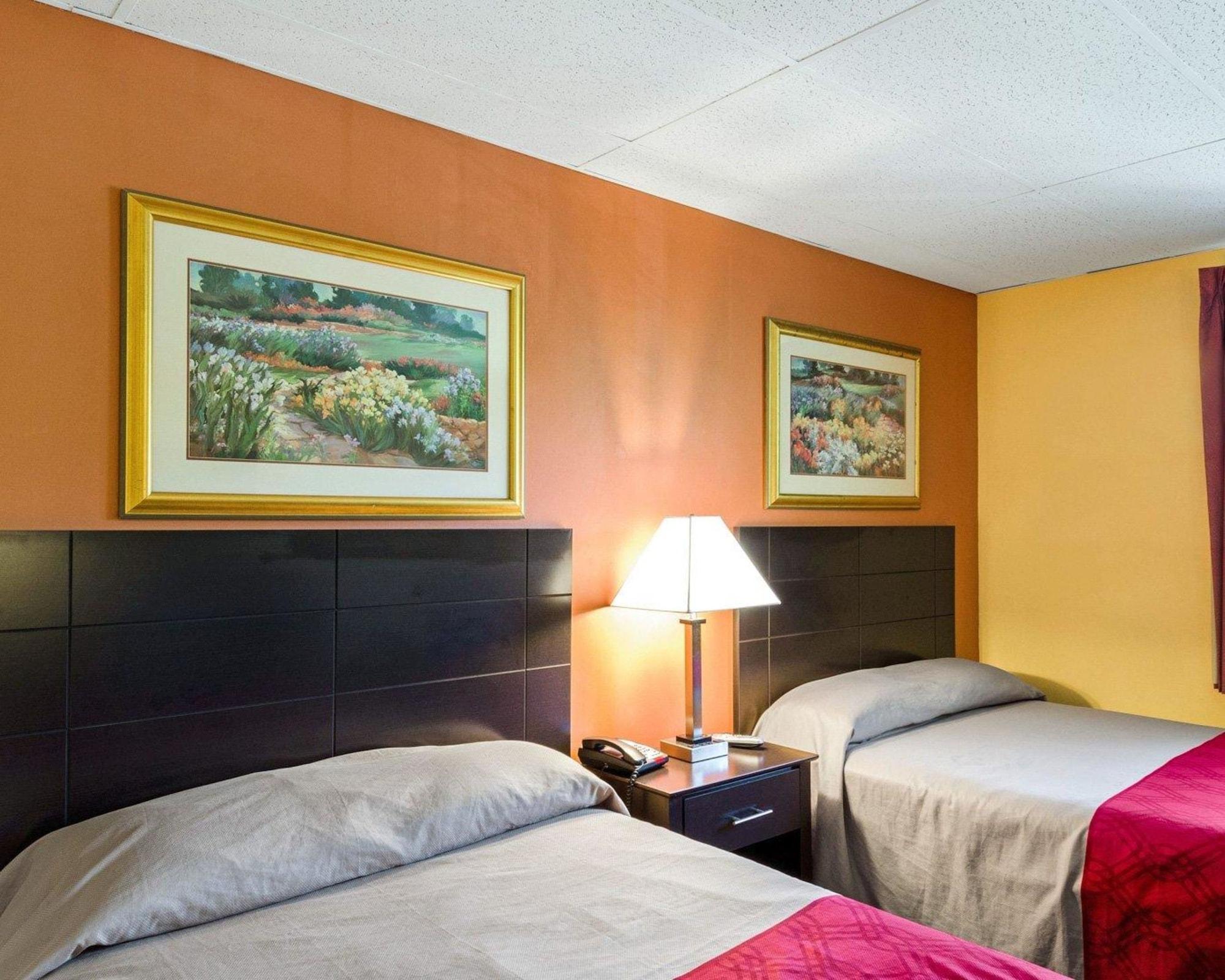 Econolodge Framingham-Boston Екстериор снимка