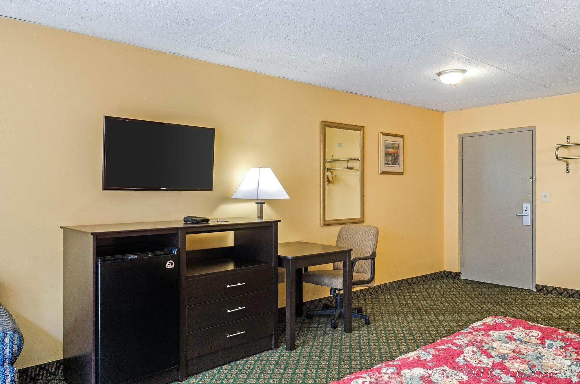 Econolodge Framingham-Boston Екстериор снимка